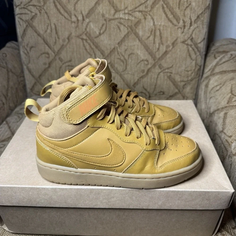 Nike Court Borough Mid 2 GS Wheat‎ Shoes CD 7782-701 Kids Size 5Y Sneakers